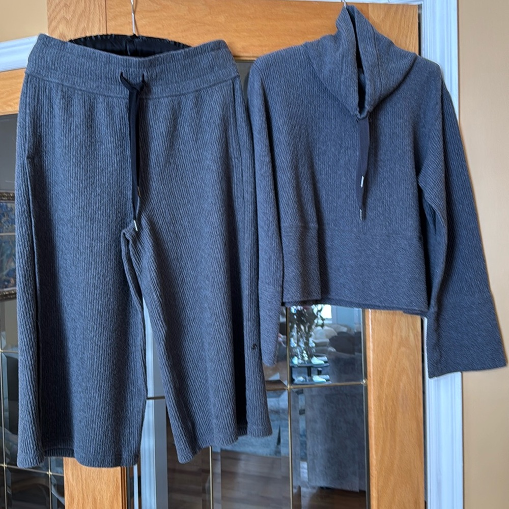 Lululemon athletica sweater and pants